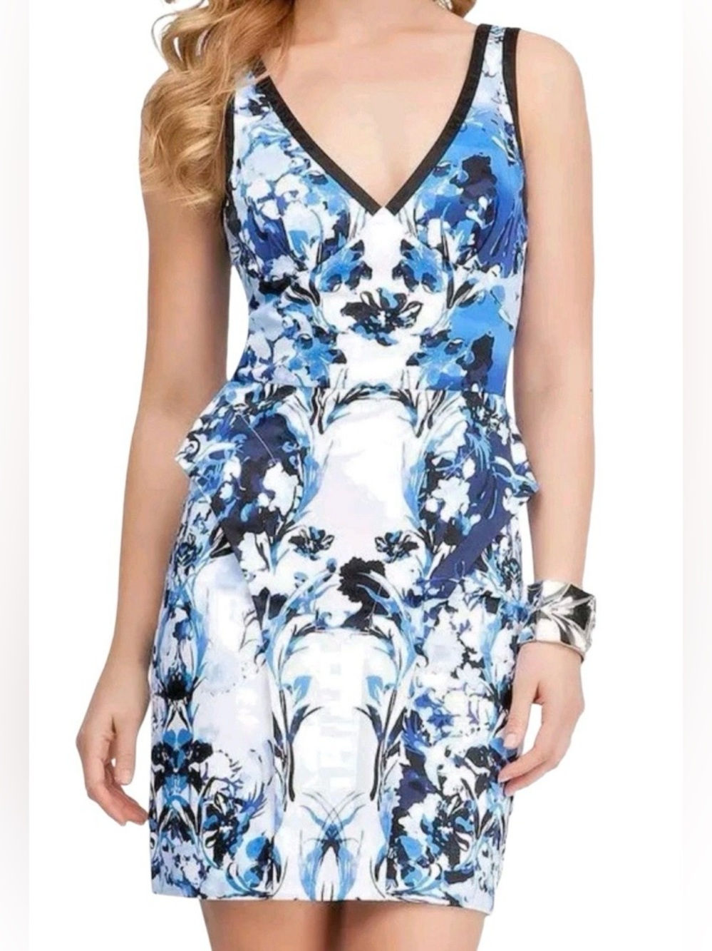 Bebe Y2K Garden Floral Party Blue and White Floral V Neck Peplum Mini Dress